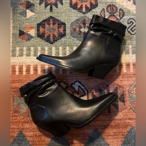 NBW Vince Camuto Black Booties Sz 8